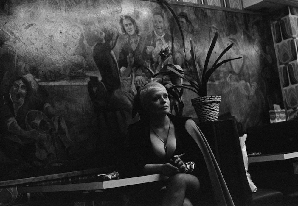 Blondine, La Rue des Lombards, Paris, 1976-1977 © Jane Evelyn Atwood