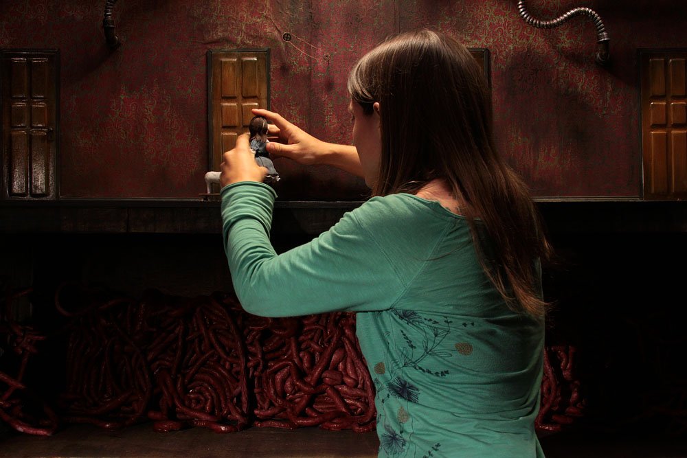 Lauren Morrison en train d'animer la petite fille de Viscera (2016)