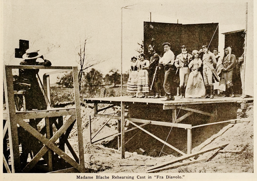 Alice Guy et ses acteurs sur le tournage de Fra Diavolo (Solax, 1912)